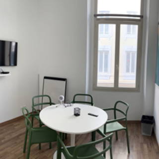Bureau privé 10 m² 2 postes Coworking Rue Bailli de Suffren Marseille 13001 - photo 3